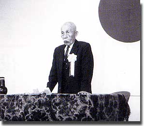 最後の講演をする荒木貞夫