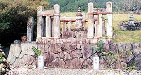 楠正勝の墓