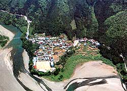 上野地小学校ふ近