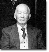 前東　計男