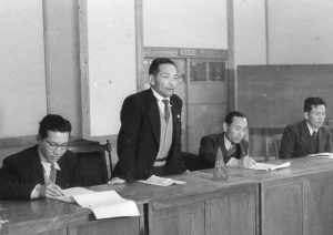 1955c_S001_174_小原_役場・村議会